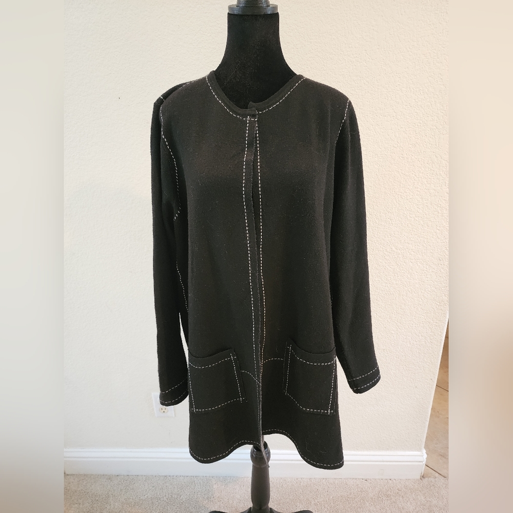 Gorgeous Sioni Coat Sweater Jacket Black & White Felt Type Size Small to Medium.